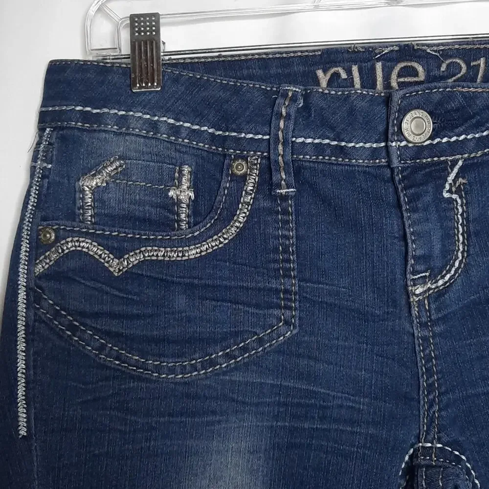 Rue 21 Women's Embroidered Distressed Cropped Jeans 5/6